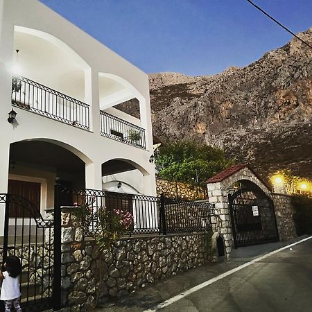 Villa-Skalia / Kalymnos House Bagian luar foto